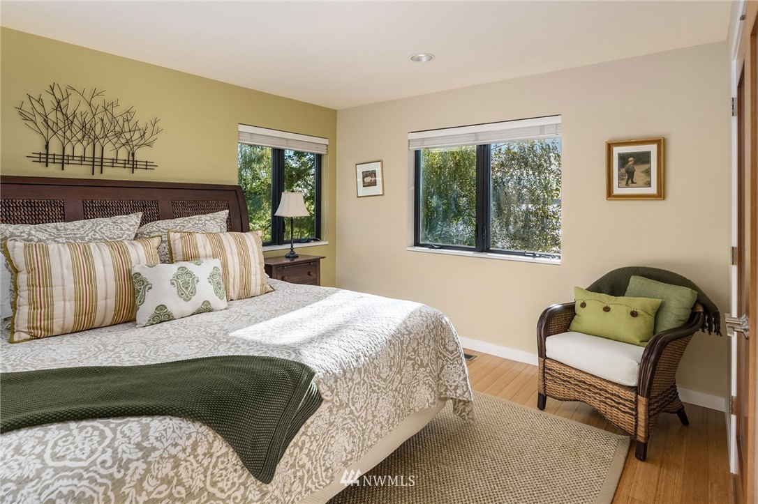 5223 Southwest Jacobsen Road Seattle, WA 98116 - Photo 30 of 40 Gallery Image 30