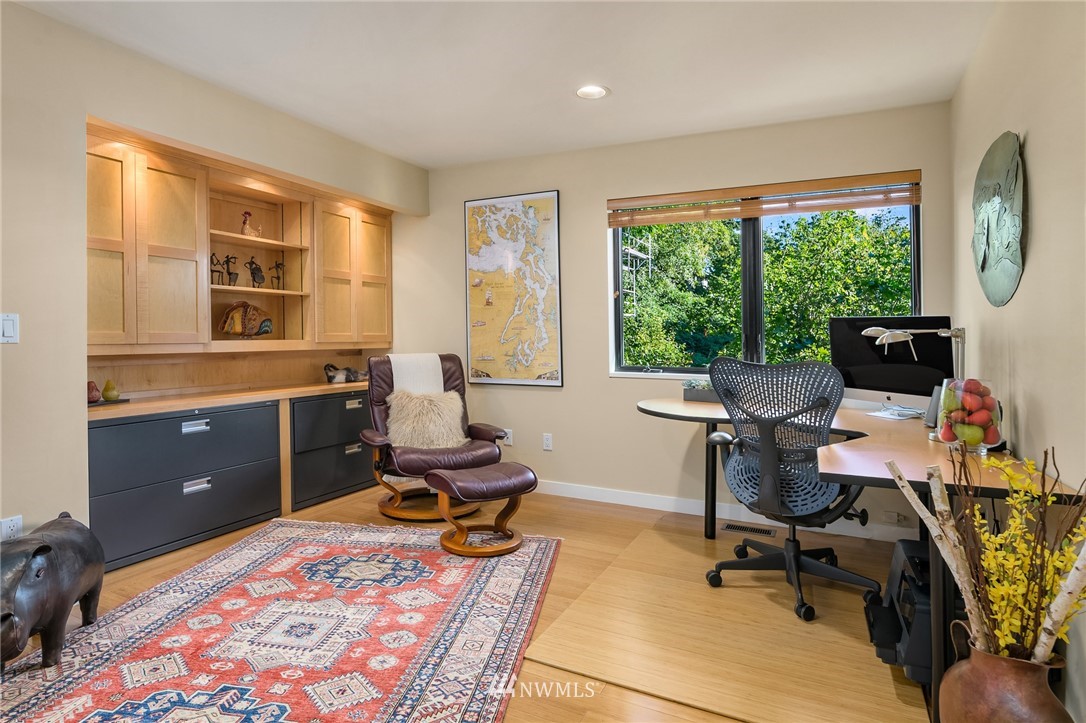 5223 Southwest Jacobsen Road Seattle, WA 98116 - Photo 31 of 40 Gallery Image 31