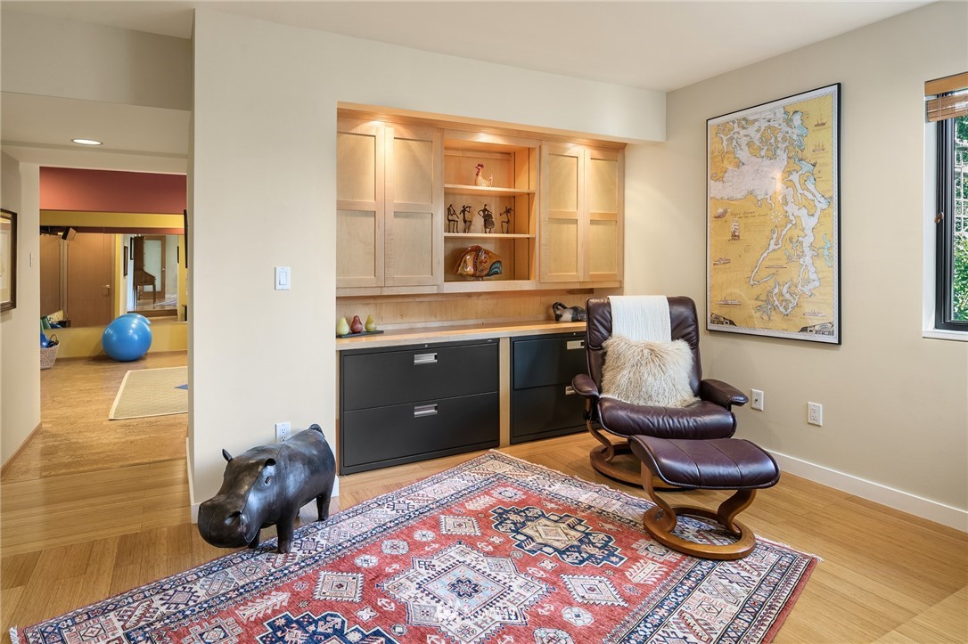 5223 Southwest Jacobsen Road Seattle, WA 98116 - Photo 32 of 40 Gallery Image 32