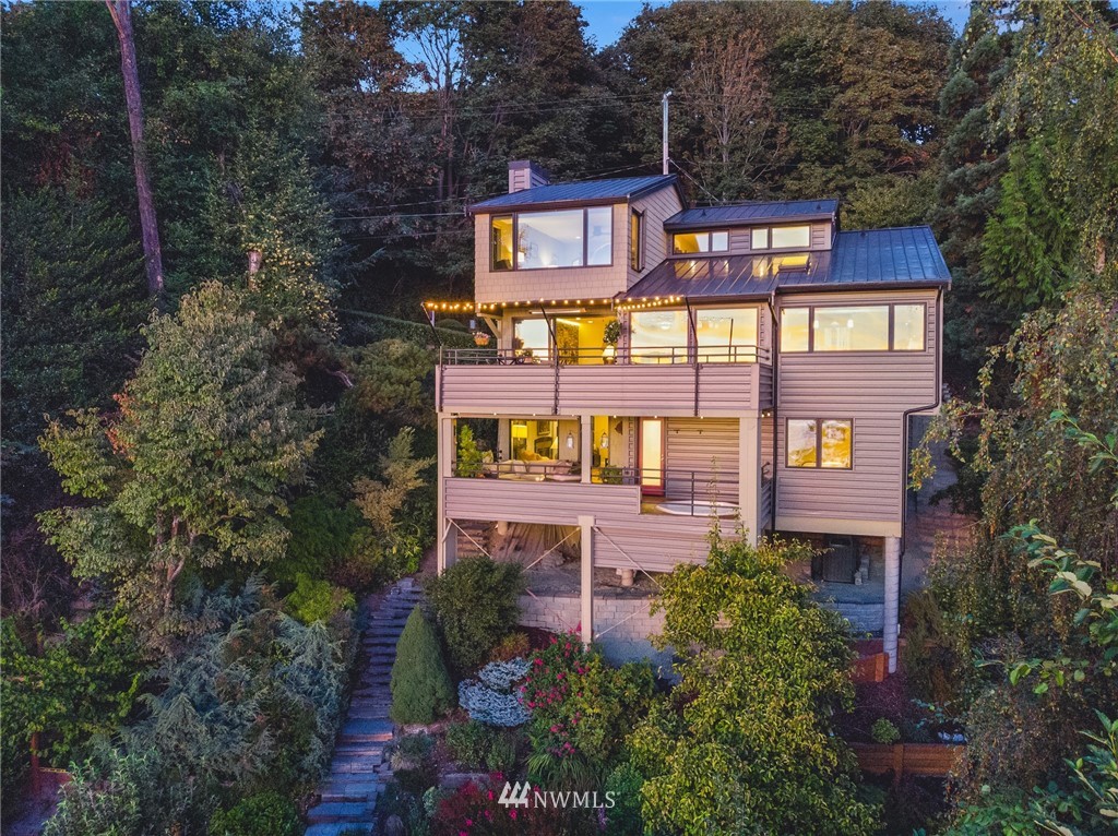 5223 Southwest Jacobsen Road Seattle, WA 98116 - Photo 37 of 40 Gallery Image 37