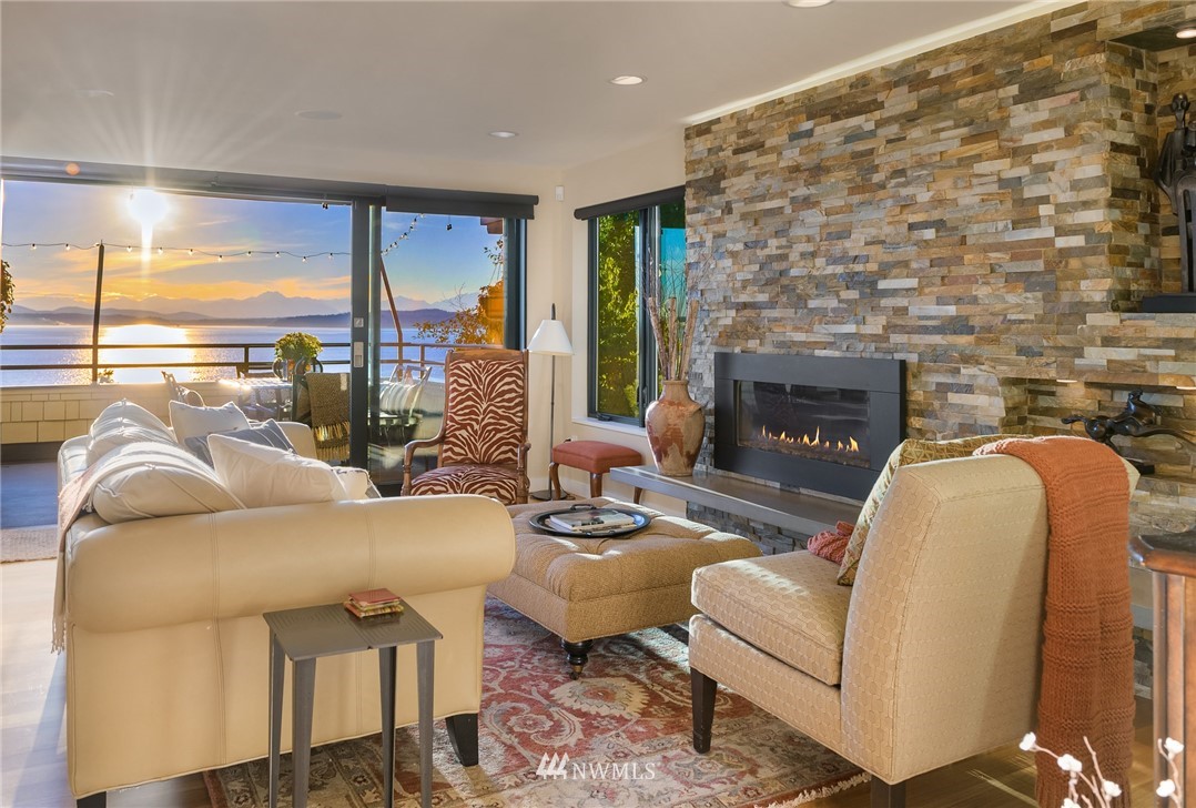5223 Southwest Jacobsen Road Seattle, WA 98116 - Photo 5 of 40 Gallery Image 5