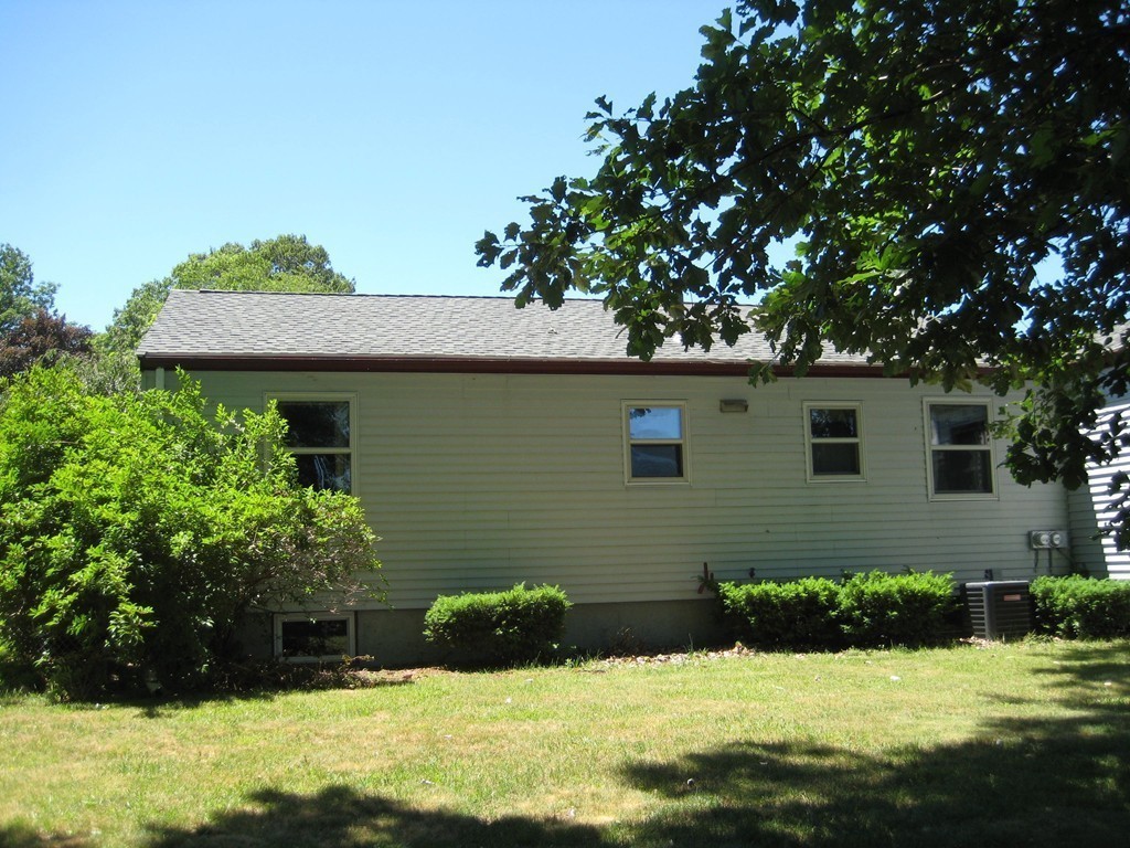 73 Spruce Road Norwood, MA 02062 - Photo 5 of 13 Gallery Image 5