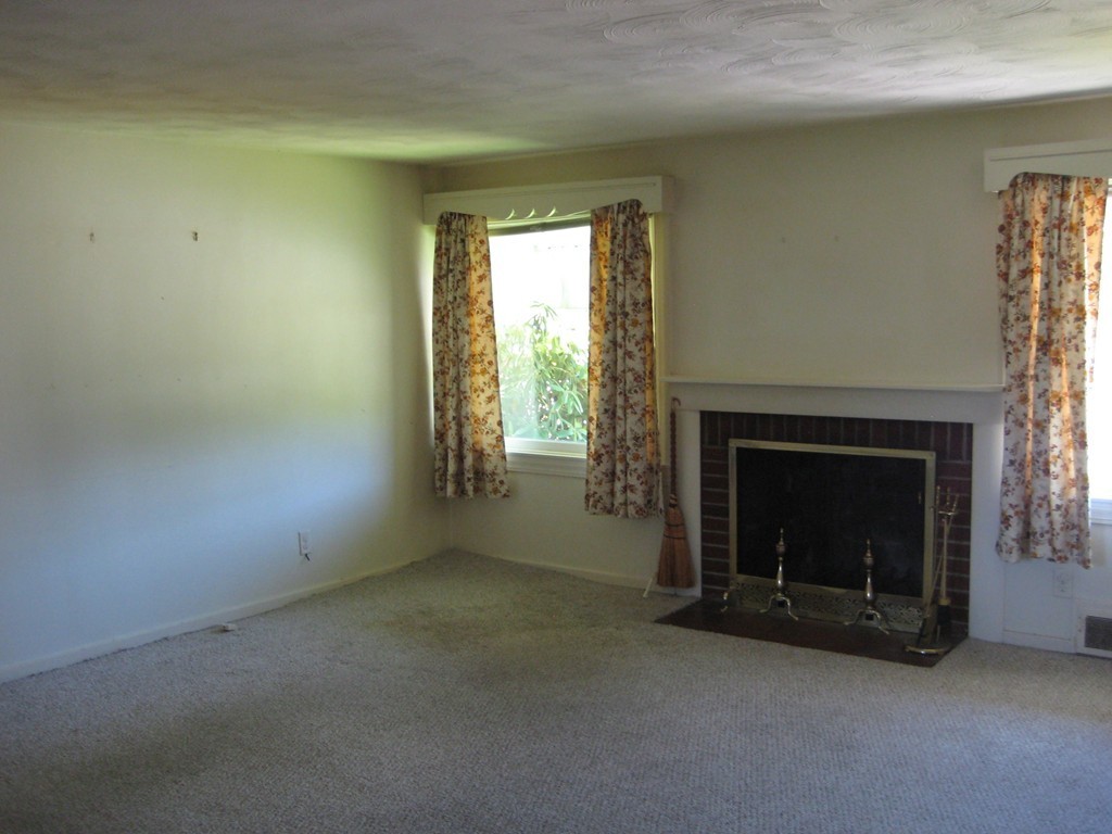 73 Spruce Road Norwood, MA 02062 - Photo 10 of 13 Gallery Image 10