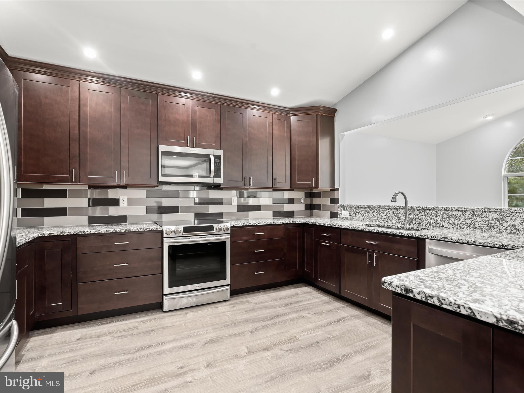 6611 Eider Court Frederick, MD 21703 - Photo 14 of 55 Eat In Kitchen