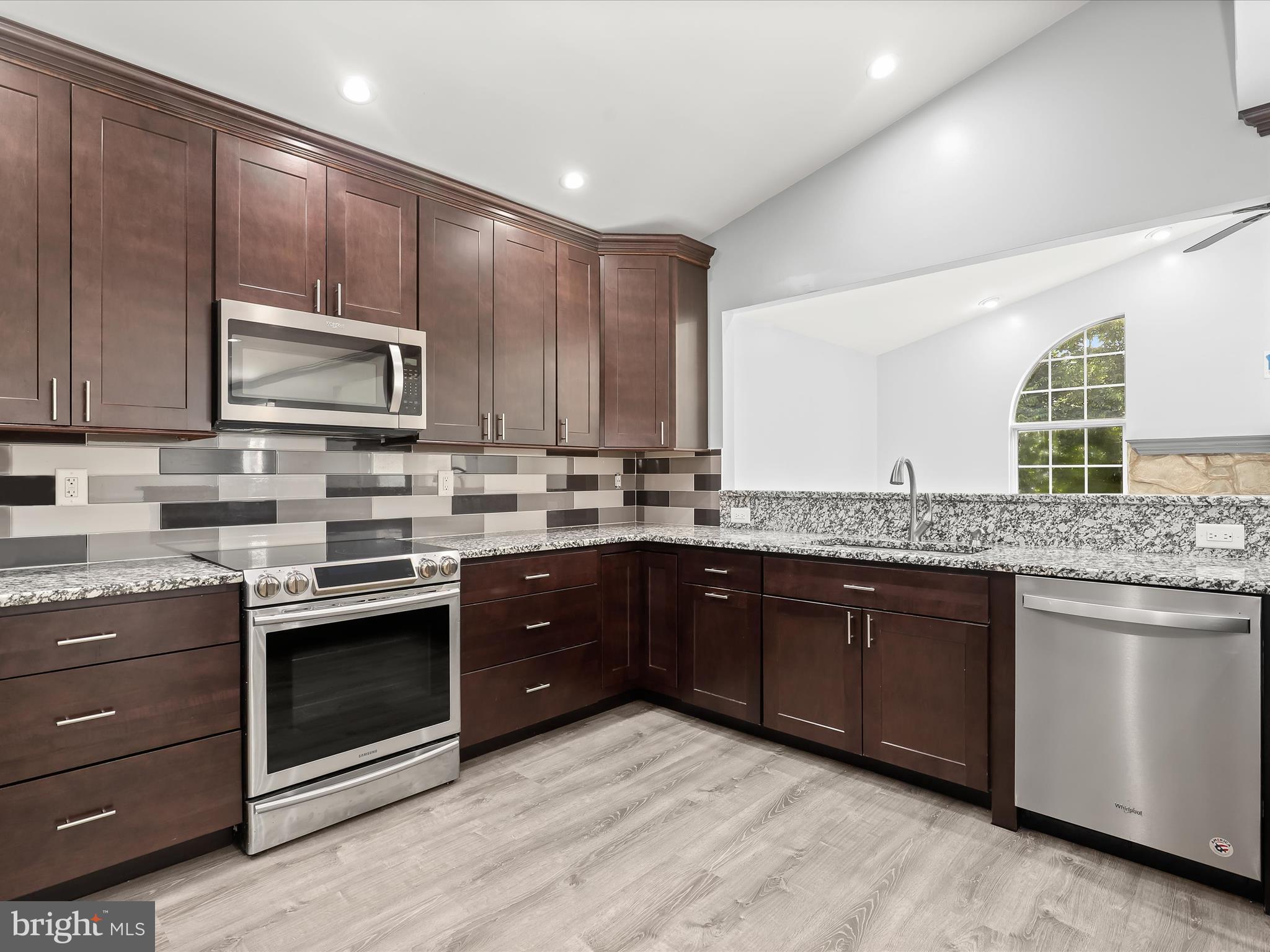 6611 Eider Court Frederick, MD 21703 - Photo 16 of 55 Eat In Kitchen