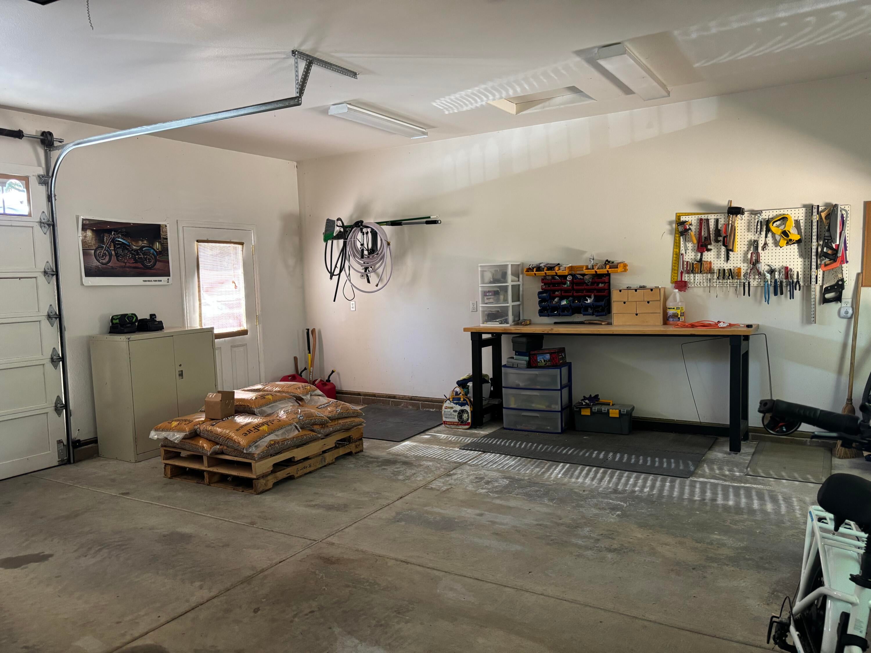 5668 Upper River Road Grants Pass, OR 97526 - Photo 47 of 50 man door in work area of garage