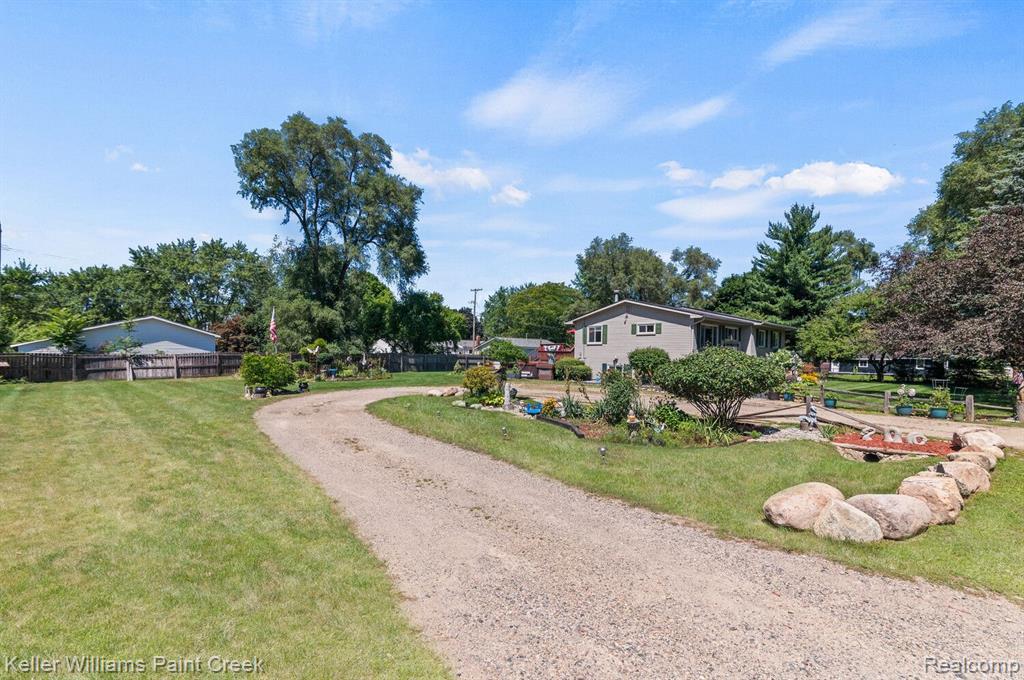 2550 Hessel Avenue Rochester Hills, MI 48307 - Photo 22 of 35