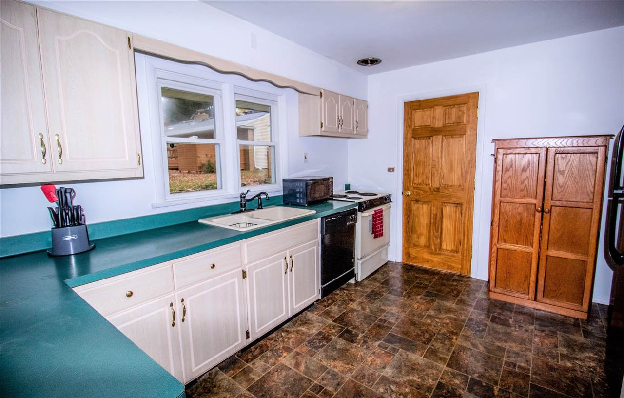 3306 Spring Arbor Road Jackson, MI 49203 - Photo 7 of 19 Photo 7