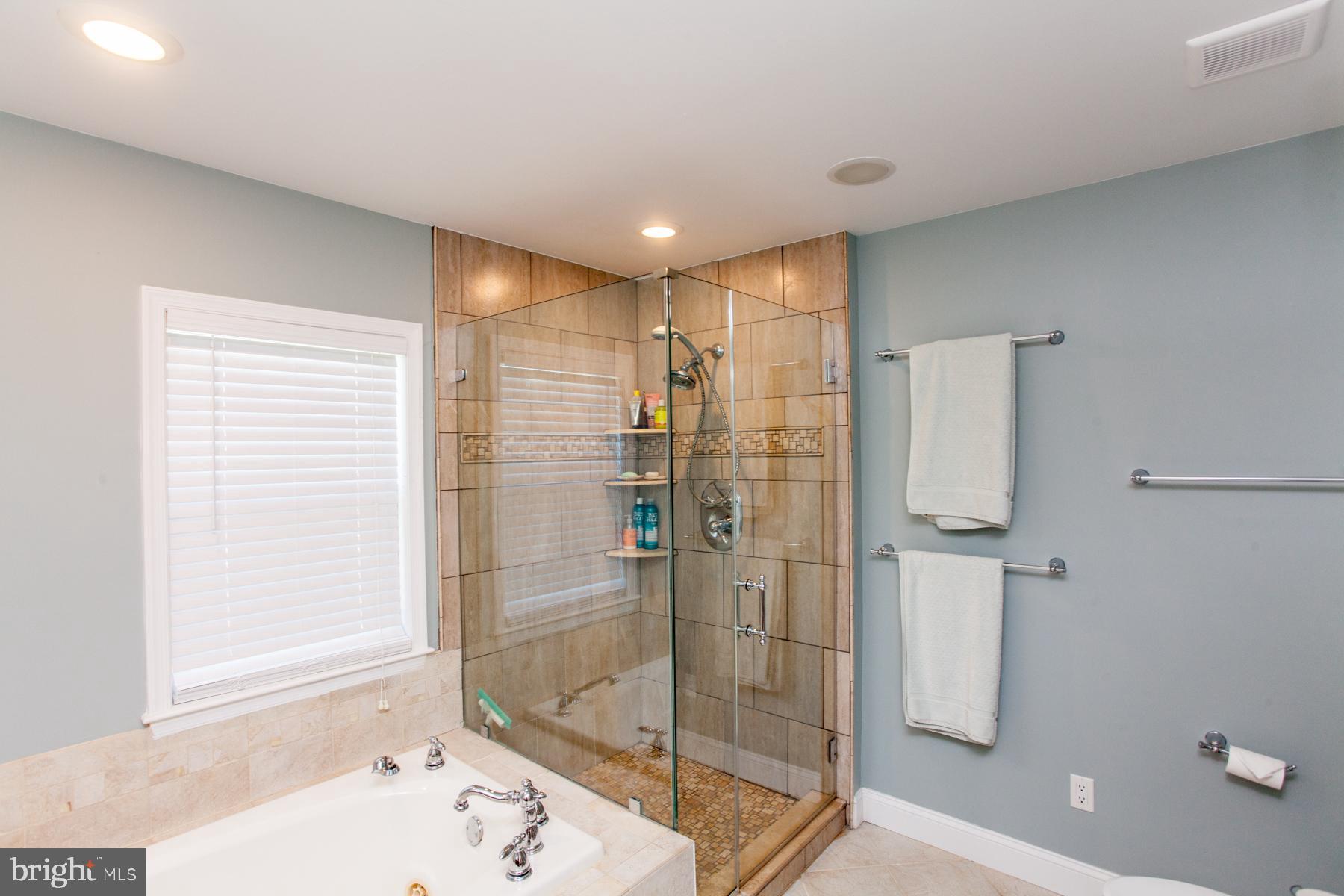 237 Coventry Road Chalfont, PA 18914 - Photo 23 of 35 Primary Bath