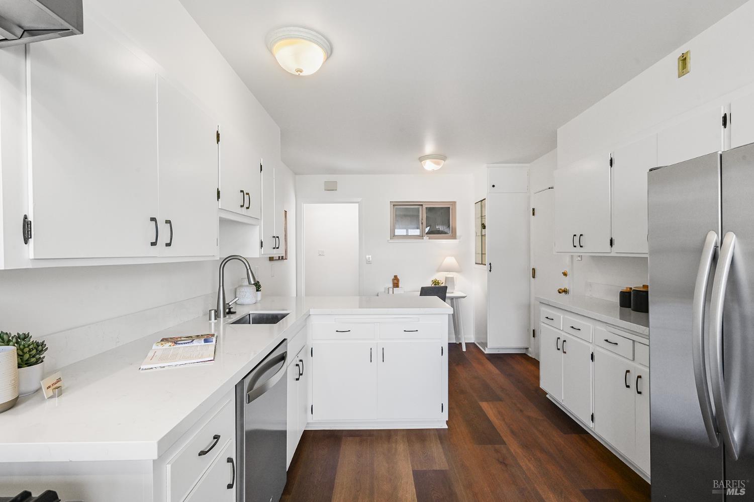 29 Ridgewood Drive San Rafael, CA 94901 - Photo 15 of 37