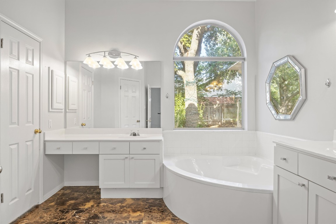 7124 Quimper Lane Austin, TX 78749 - Photo 2 of 40