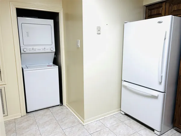 $1,900 | 5200 Weslayan Street, Unit 311, Houston, TX 77005