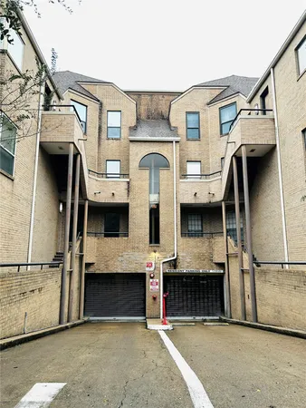 $1,900 | 5200 Weslayan Street, Unit 311, Houston, TX 77005