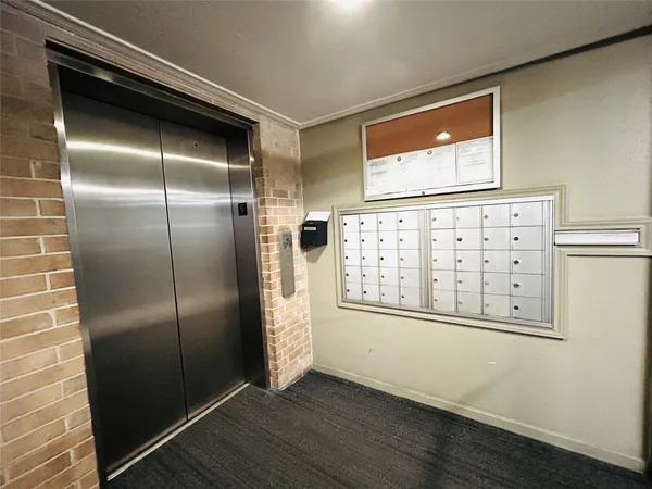 $1,900 | 5200 Weslayan Street, Unit 311, Houston, TX 77005