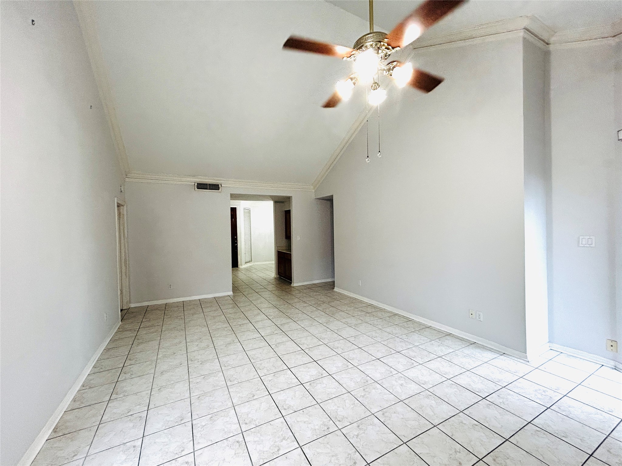 5200 Weslayan Street, Unit 311 Houston, TX 77005 - Photo 8 of 24 a view of an empty room with a window