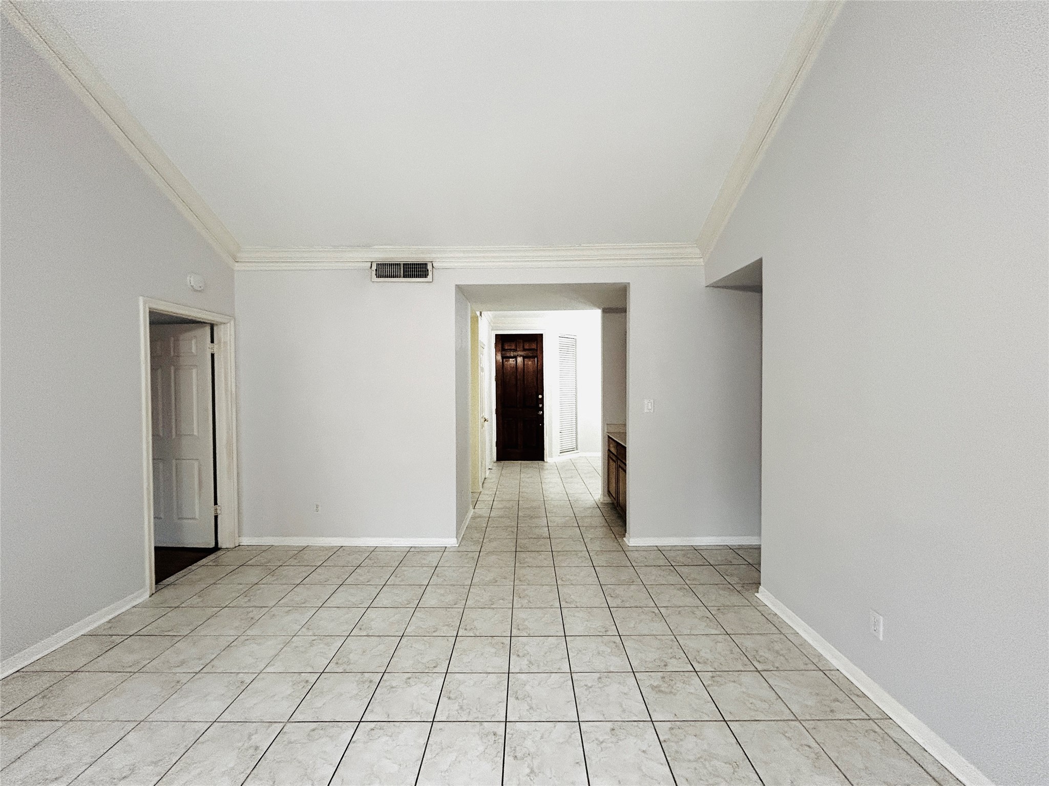 5200 Weslayan Street, Unit 311 Houston, TX 77005 - Photo 9 of 24 a view of an empty room and window