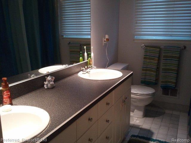 42544 Saltz Road Canton, MI 48187 - Photo 12 of 21 Upstairs Bath