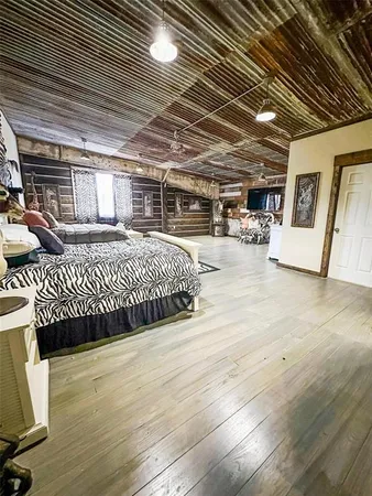 $2,995,000 | 1990 Jim Harry Loop, Sunset, TX 76270