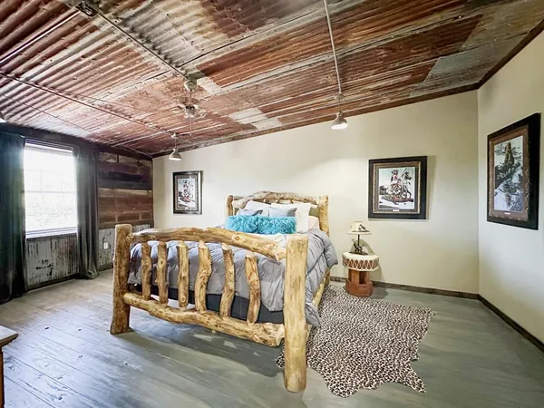 $2,995,000 | 1990 Jim Harry Loop, Sunset, TX 76270