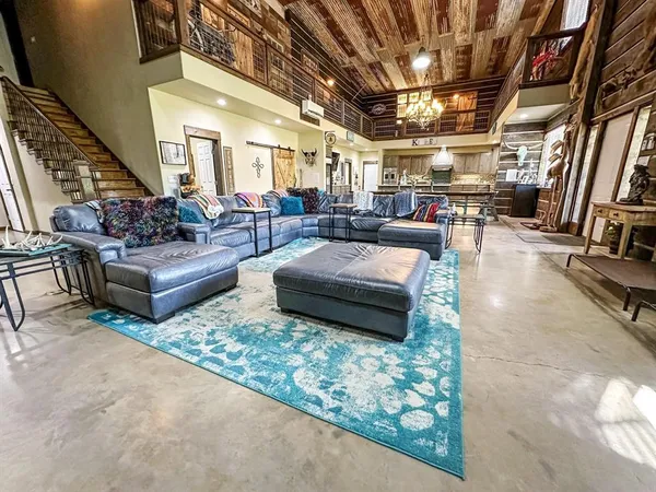 $2,995,000 | 1990 Jim Harry Loop, Sunset, TX 76270