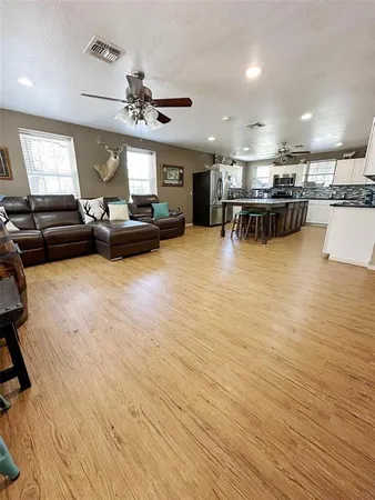 $2,995,000 | 1990 Jim Harry Loop, Sunset, TX 76270