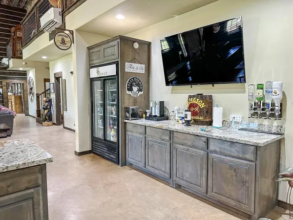 $2,995,000 | 1990 Jim Harry Loop, Sunset, TX 76270