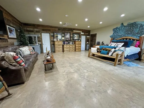 $2,995,000 | 1990 Jim Harry Loop, Sunset, TX 76270