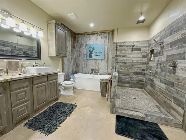 $2,995,000 | 1990 Jim Harry Loop, Sunset, TX 76270