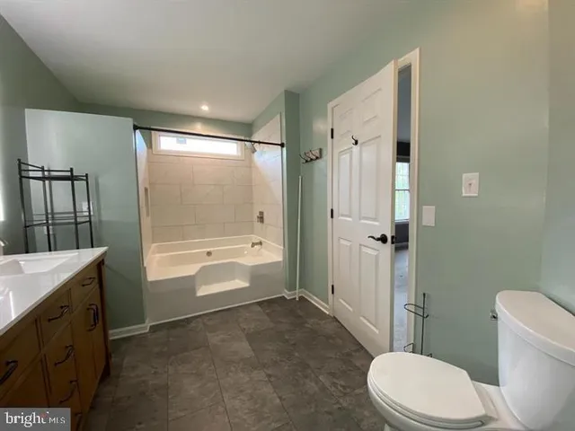 $1,750 | 211 Morningside Drive, Falling Waters, WV 25419