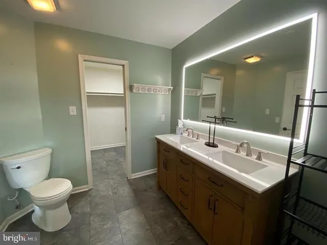 $1,750 | 211 Morningside Drive, Falling Waters, WV 25419