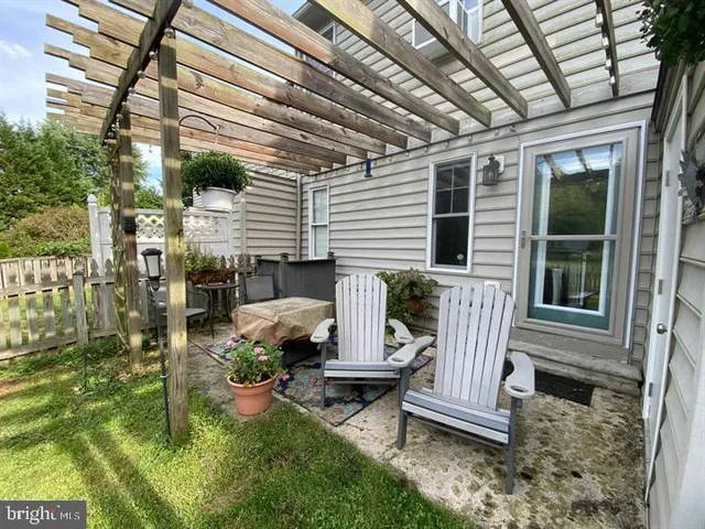 $1,750 | 211 Morningside Drive, Falling Waters, WV 25419