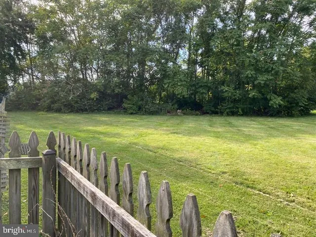 $1,750 | 211 Morningside Drive, Falling Waters, WV 25419