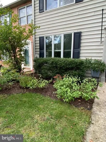 $1,750 | 211 Morningside Drive, Falling Waters, WV 25419