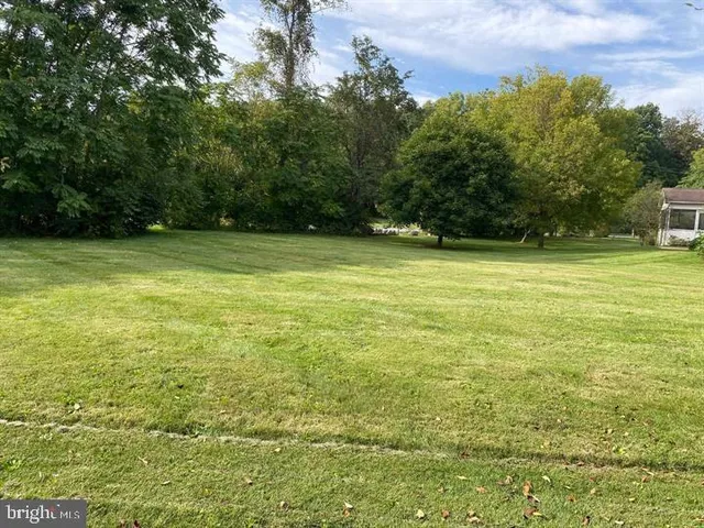 $1,750 | 211 Morningside Drive, Falling Waters, WV 25419