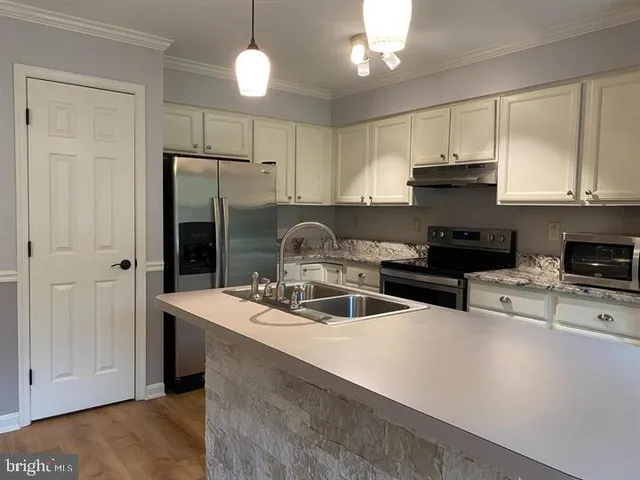 $1,750 | 211 Morningside Drive, Falling Waters, WV 25419