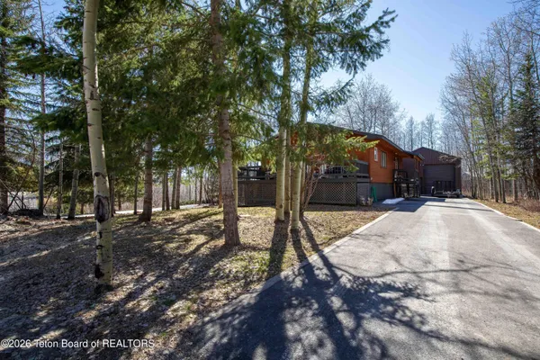 $659,000 | 378 Sugar Loaf Drive, Star Valley Ranch, WY 83127