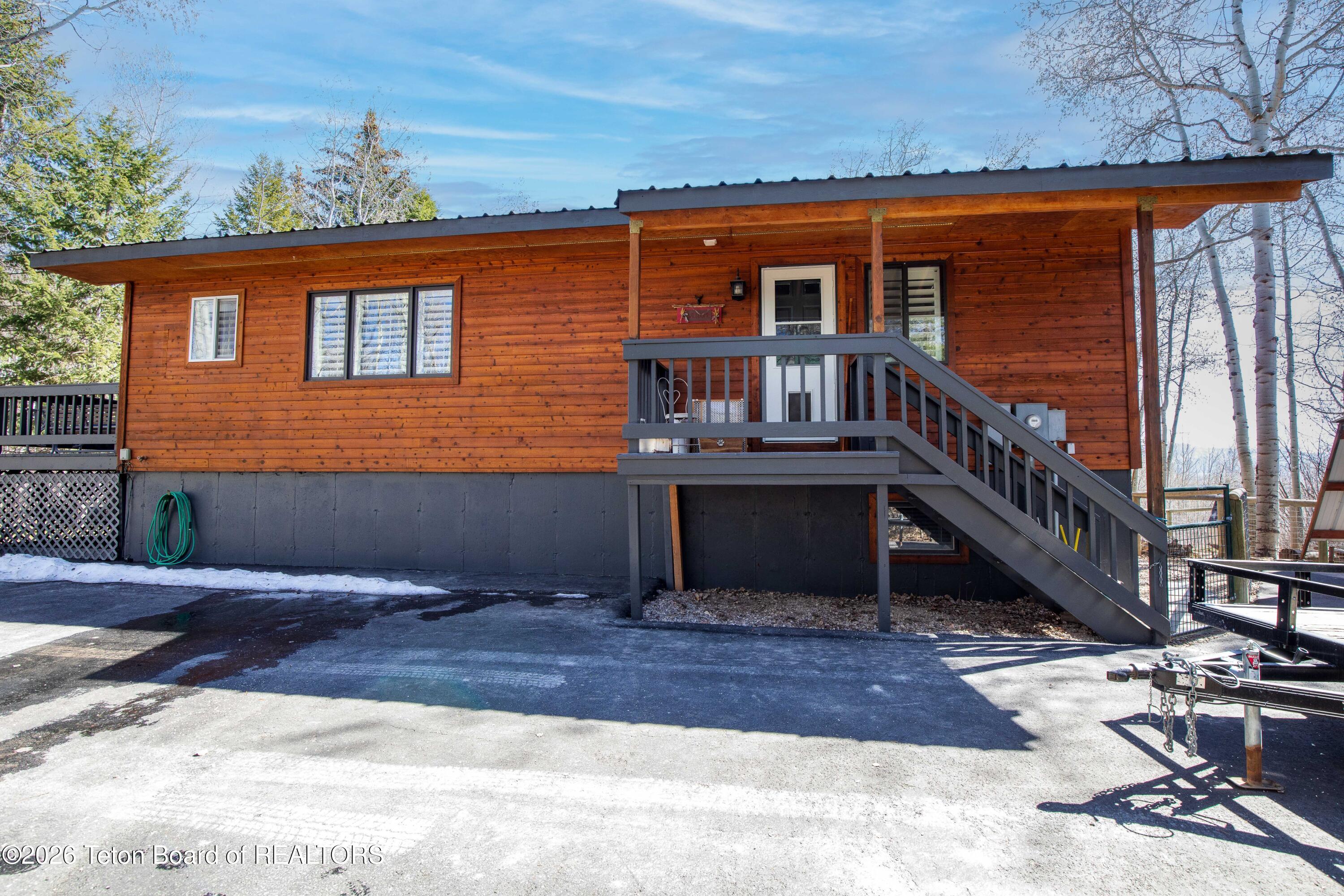 378 Sugar Loaf Drive Star Valley Ranch, WY 83127 - Photo 7 of 40 378 Sugar Loaf IMG_2833-Edit
