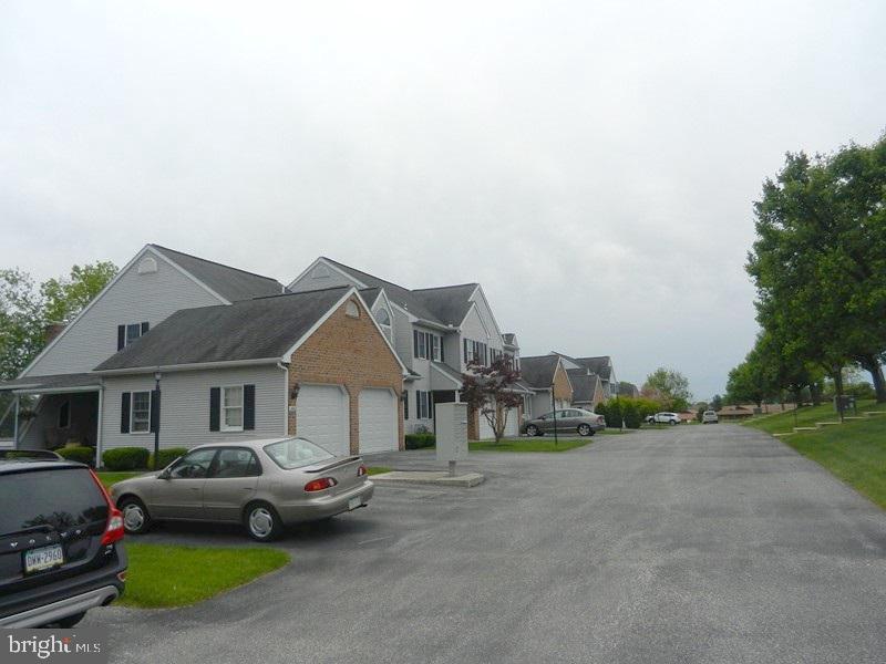 1860 Barley Road York, PA 17408 - Photo 4 of 36 Gallery Image 4