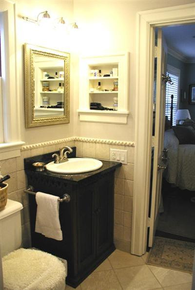 370 Cochran Road Lexington, KY 40502 - Photo 9 of 18 Newly renovated 1st floor master bath wi