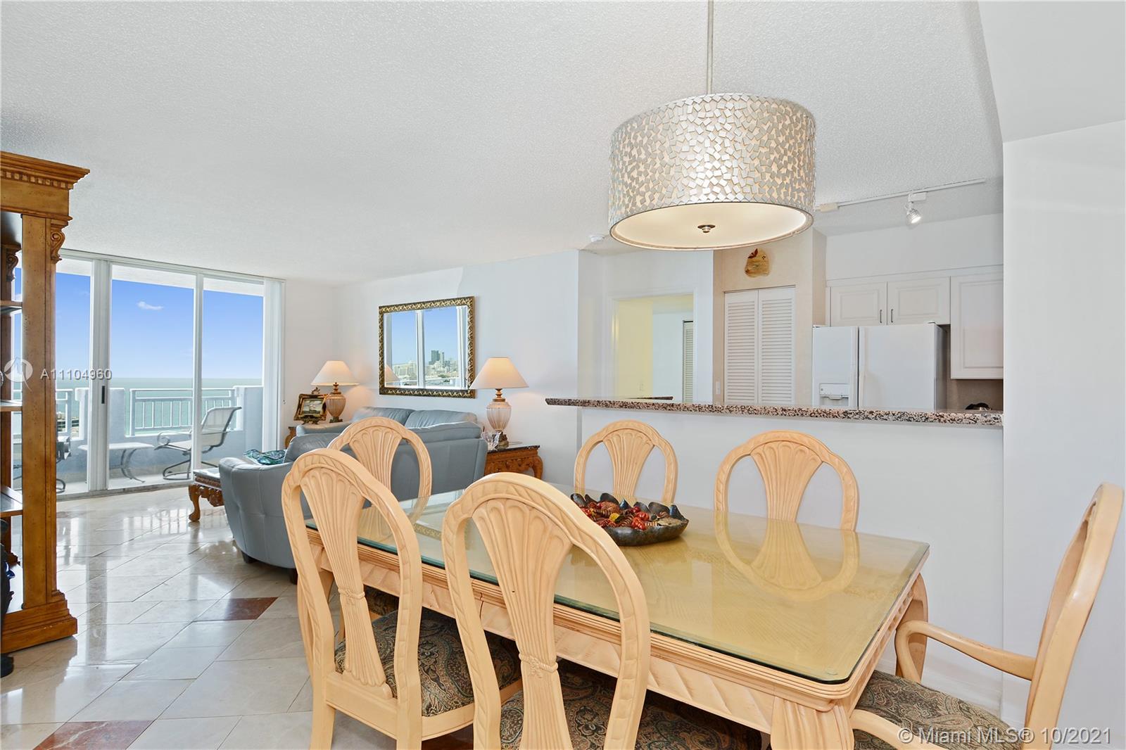 90 Alton Road, Unit 2809 Miami Beach, FL 33139 - Photo 6 of 39 Gallery Image 6