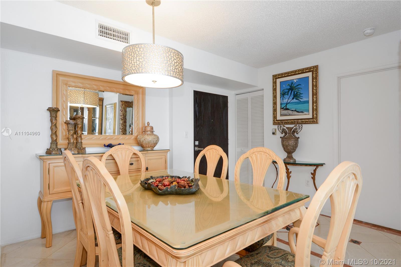 90 Alton Road, Unit 2809 Miami Beach, FL 33139 - Photo 7 of 39 Gallery Image 7