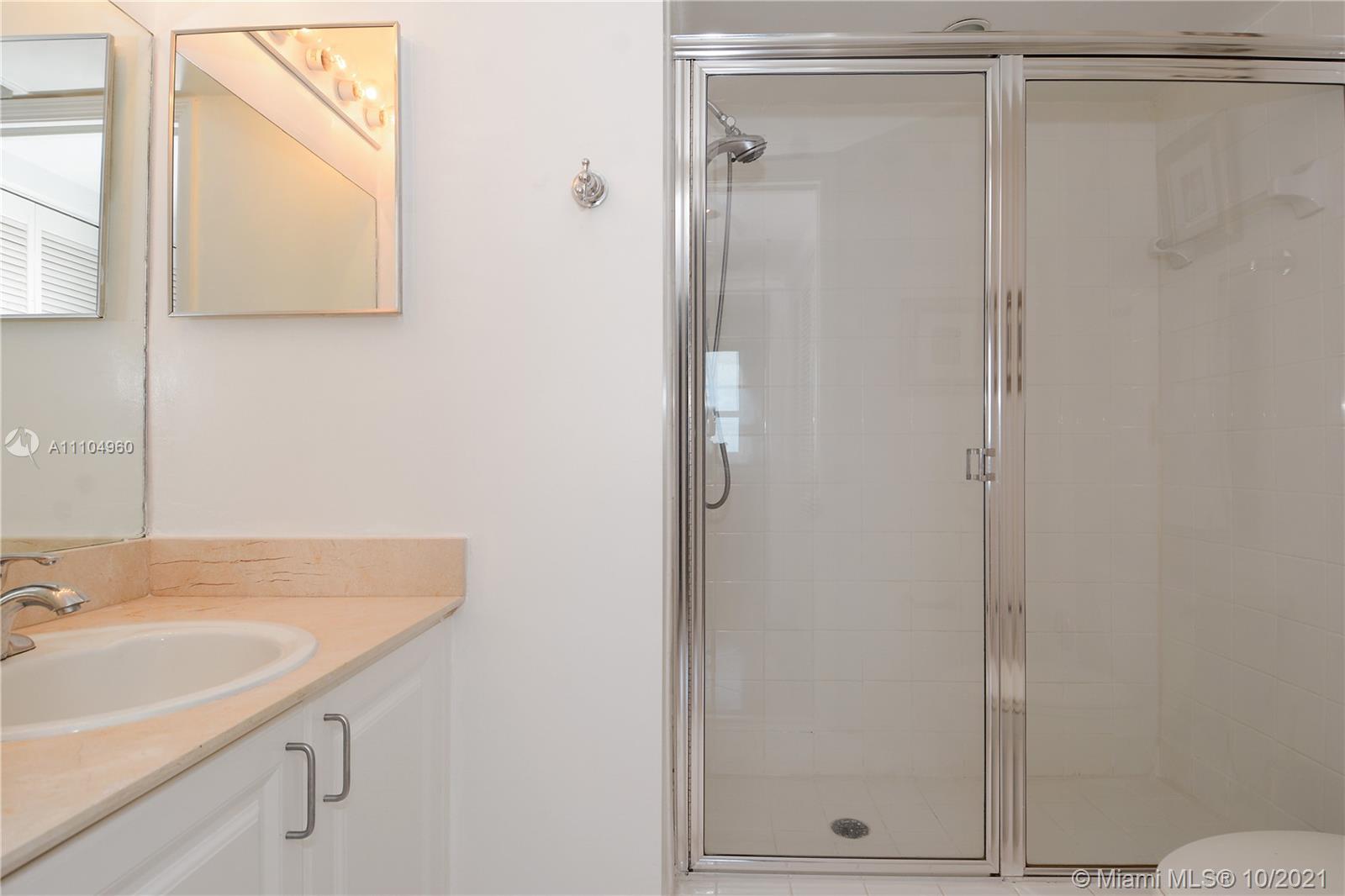 90 Alton Road, Unit 2809 Miami Beach, FL 33139 - Photo 10 of 39 Gallery Image 10