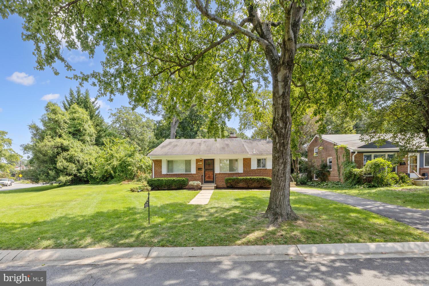 10117 Renfrew Road Silver Spring, MD 20901 - Photo 2 of 27 Front View