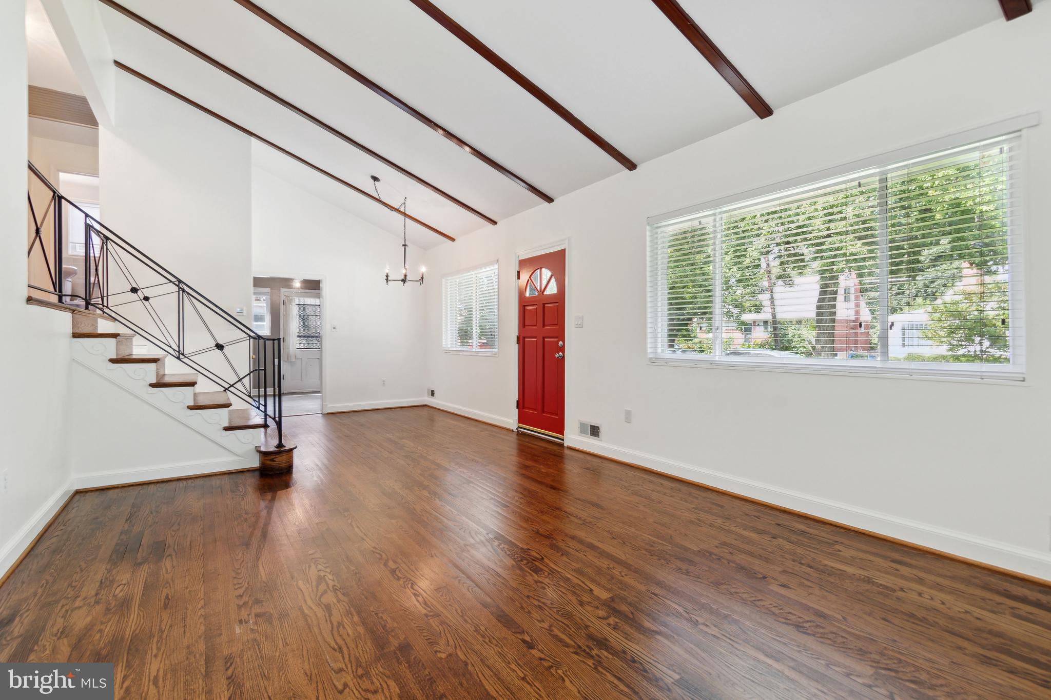 10117 Renfrew Road Silver Spring, MD 20901 - Photo 4 of 27 Living Room