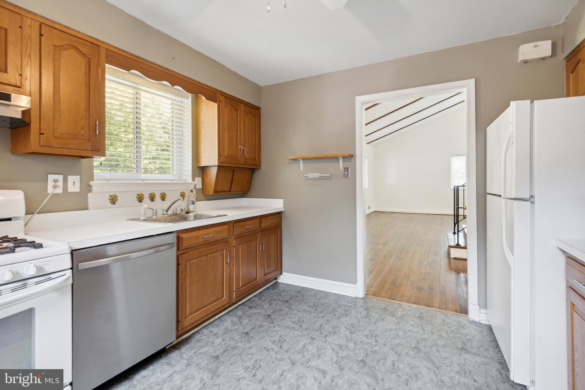 10117 Renfrew Road Silver Spring, MD 20901 - Photo 7 of 27 Kitchen