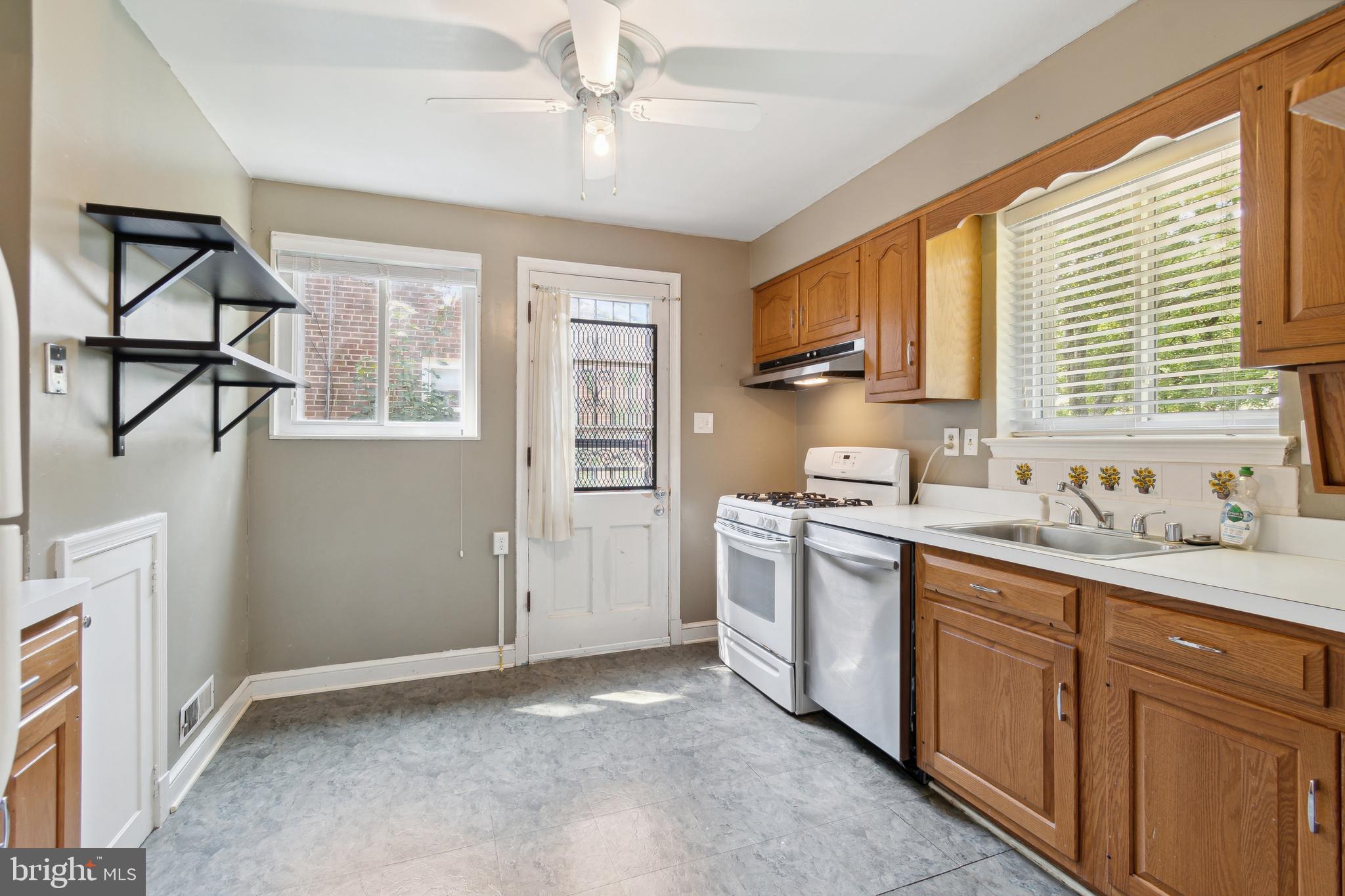 10117 Renfrew Road Silver Spring, MD 20901 - Photo 8 of 27 Kitchen