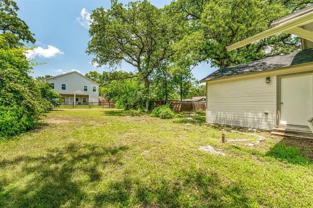 $335,000 | 1143 West Jones Street, Stephenville, TX 76401