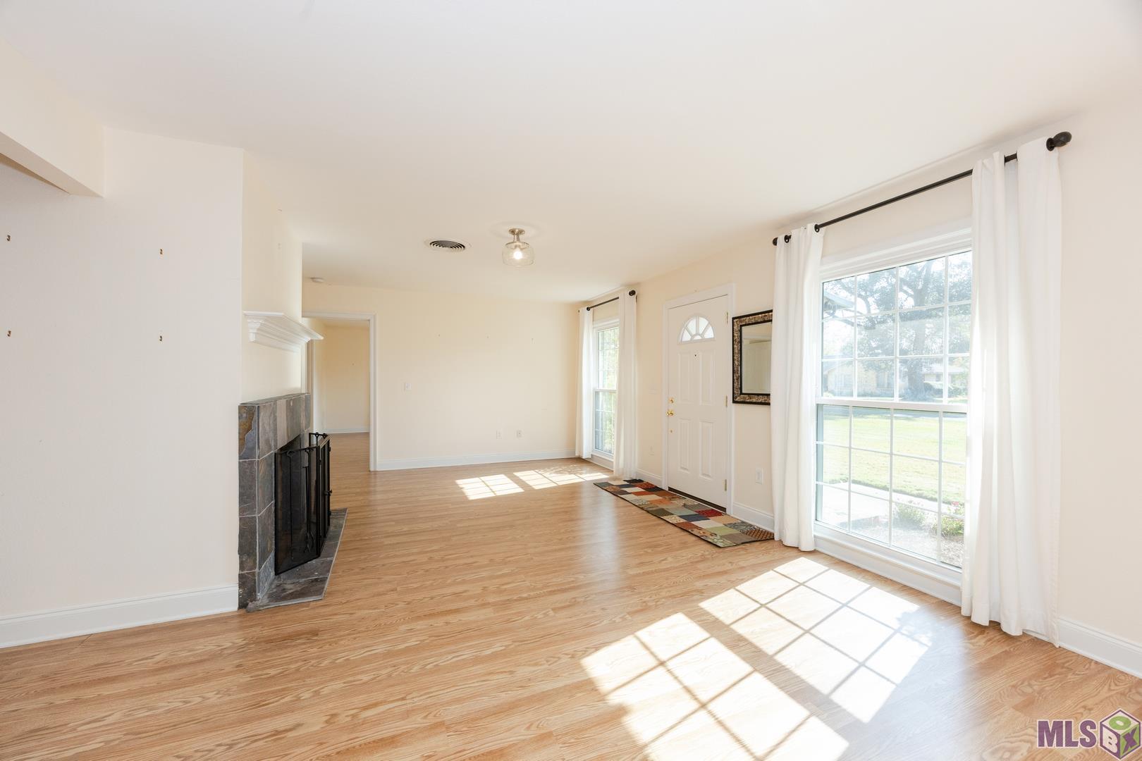 9875 Damuth Drive Baton Rouge, LA 70815 - Photo 4 of 36