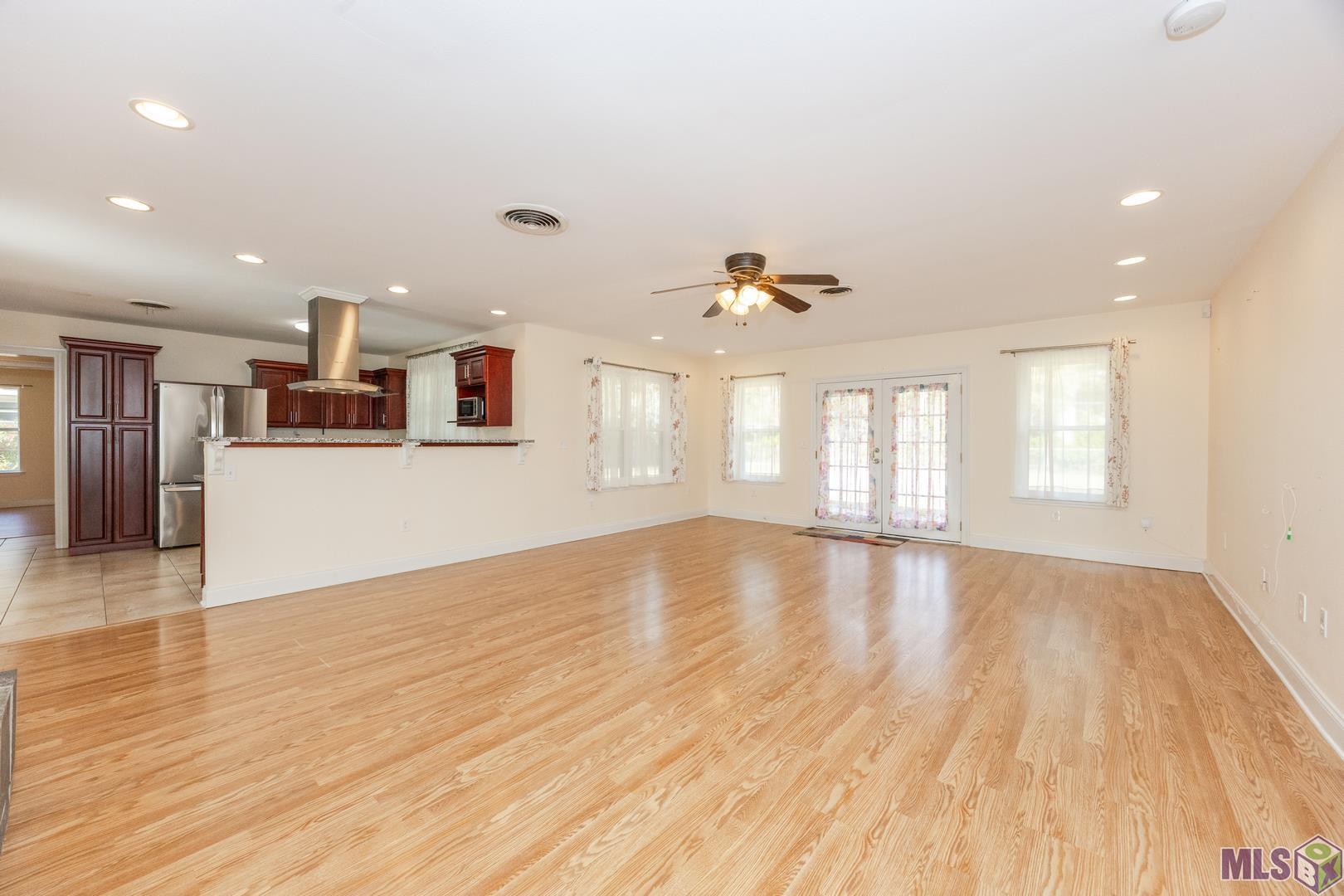 9875 Damuth Drive Baton Rouge, LA 70815 - Photo 5 of 36