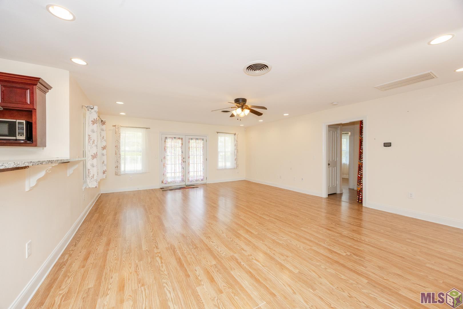 9875 Damuth Drive Baton Rouge, LA 70815 - Photo 8 of 36